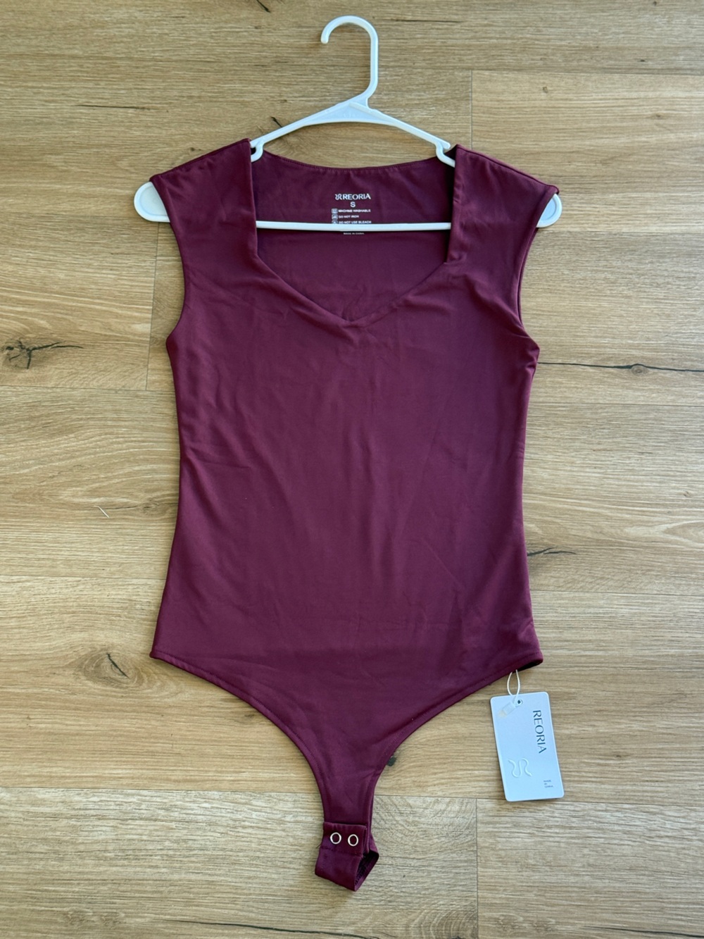 ReoRia Burgundy V-Neck Cap-Sleeve Bodysuit- Small